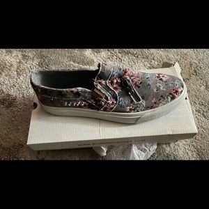 Womens blowfish malibu size 10 gray floral slip ins